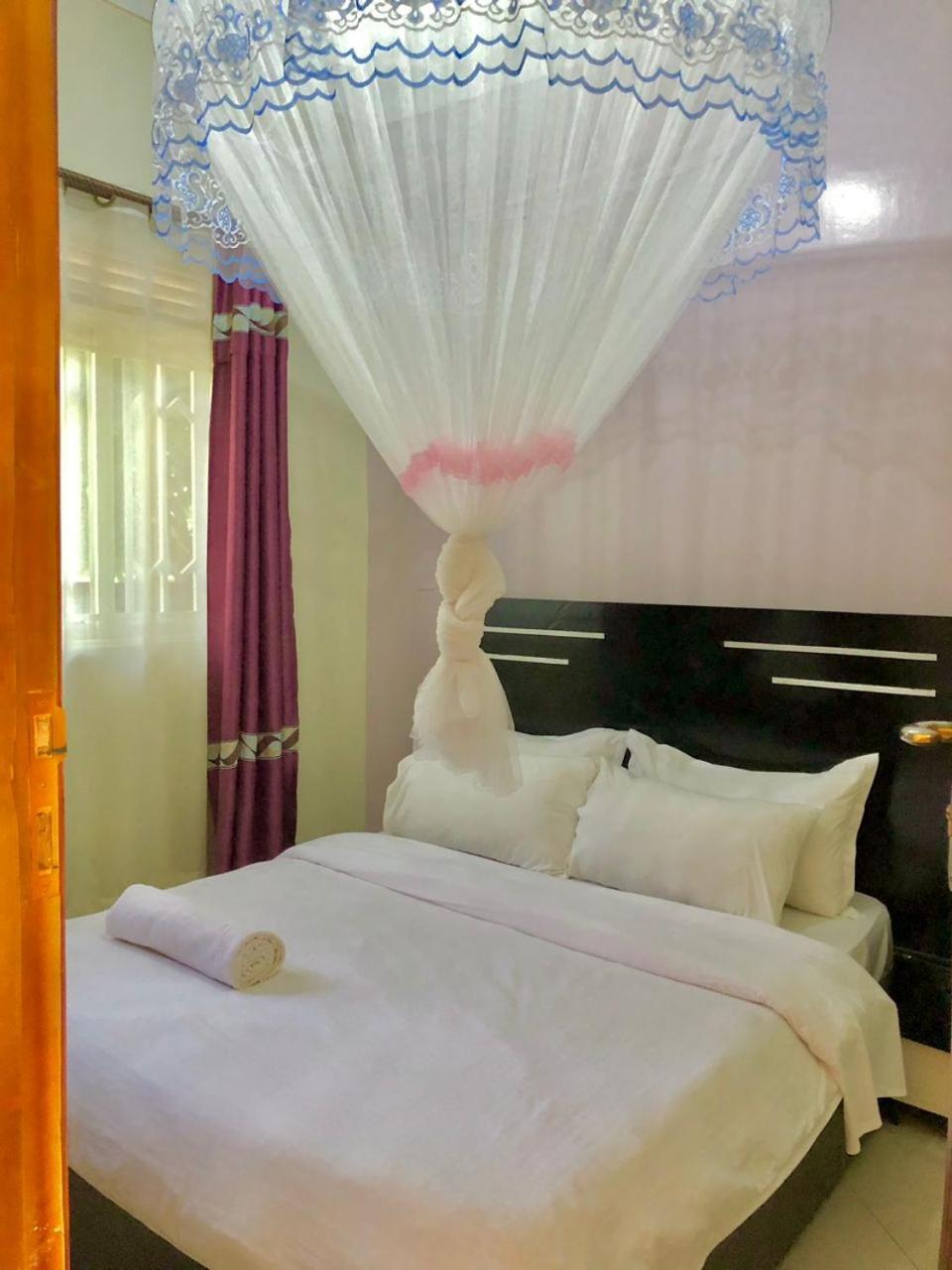 Airport Shoebill Hotel Entebbe Exterior foto